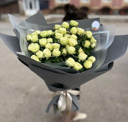 Букет Белые кустовые розы Солинеро в Попово-Лежачах