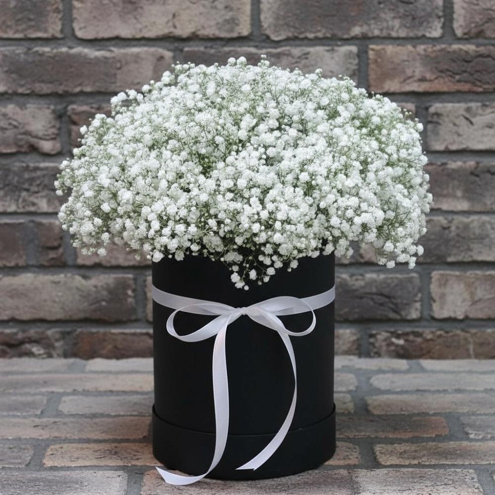 Цветочная композиция из Гипсофила в шляпной коробке в Попово-Лежачах