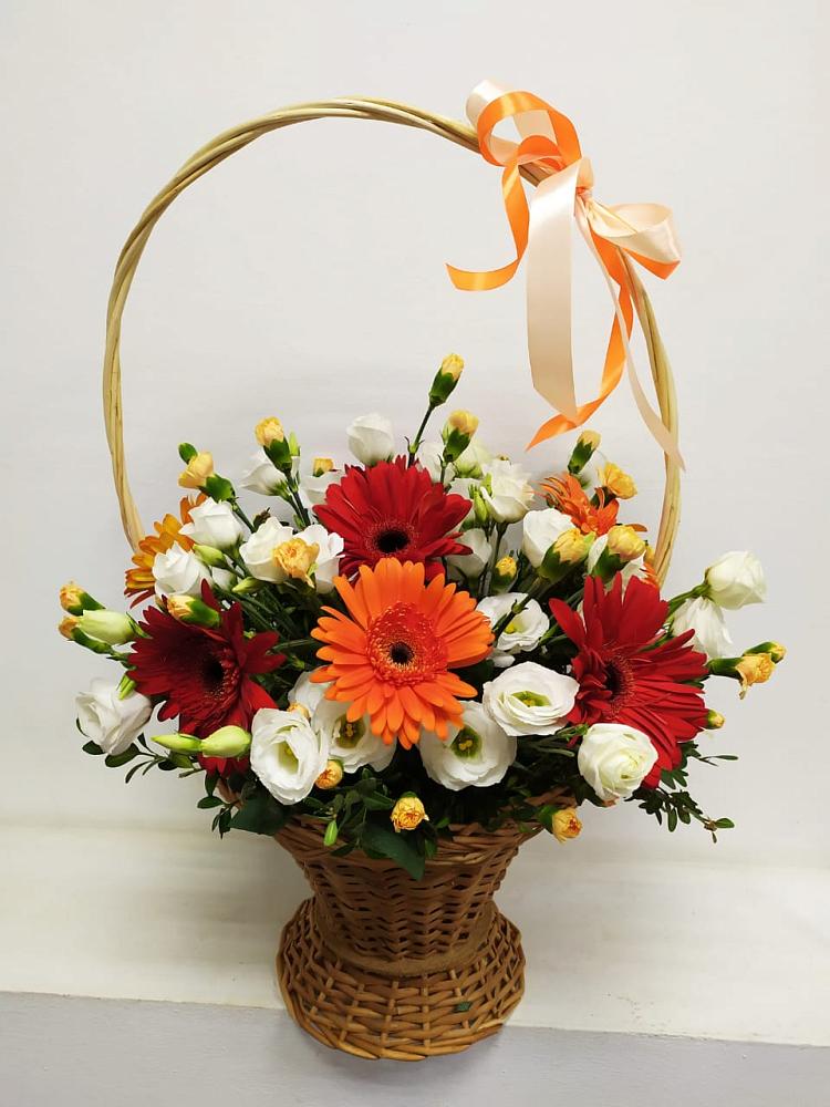 Цветочная композиция из Герберы и Хризантемы в корзине в Попово-Лежачах