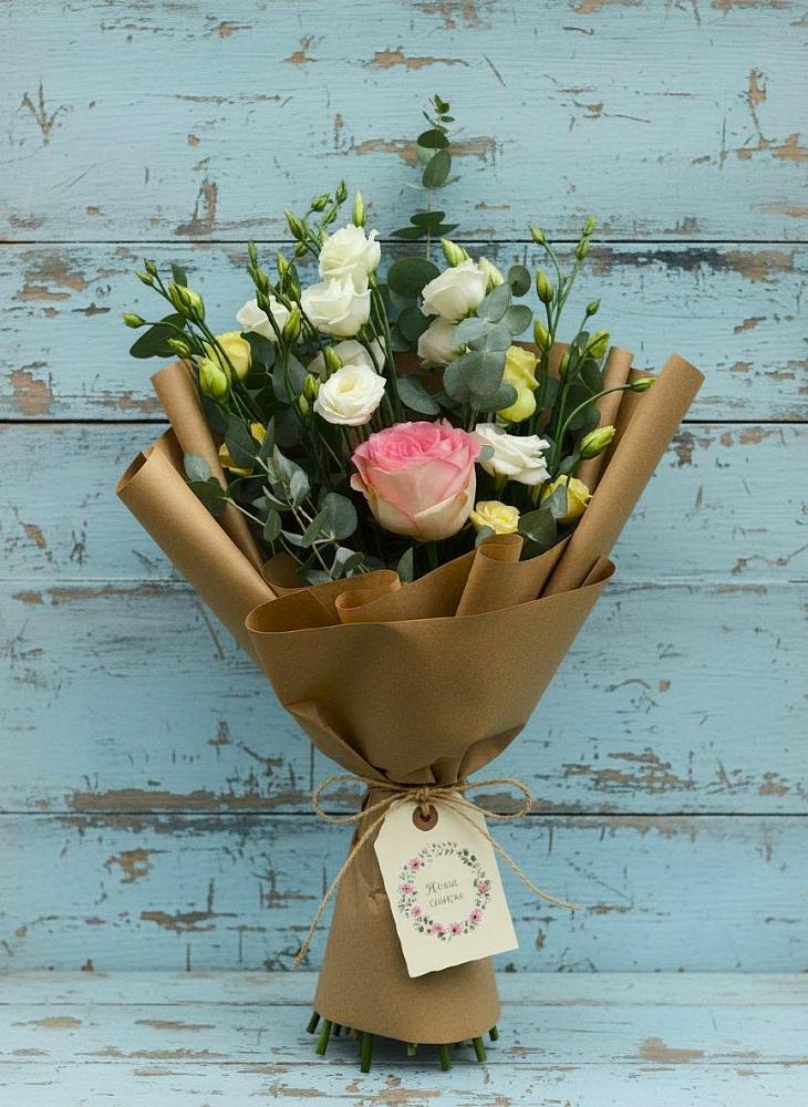 Букет цветов из: Розы и Лизиантусы в Попово-Лежачах