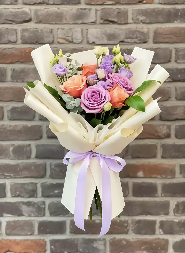 Букет цветов из: Лизиантусы и Розы в Попово-Лежачах