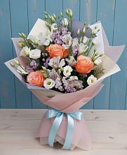 Букет цветов из:  Лизиантусы, Розы, Альстромерии и Гипсофила в Попово-Лежачах