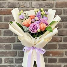 Букет цветов из:  Лизиантусы и Розы в Попово-Лежачах