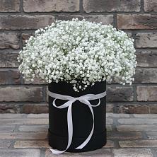 Цветочная композиция из Гипсофила в шляпной коробке в Попово-Лежачах