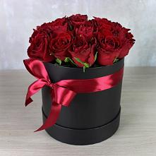 Цветочная композиция из Розы в шляпной коробке в Попово-Лежачах
