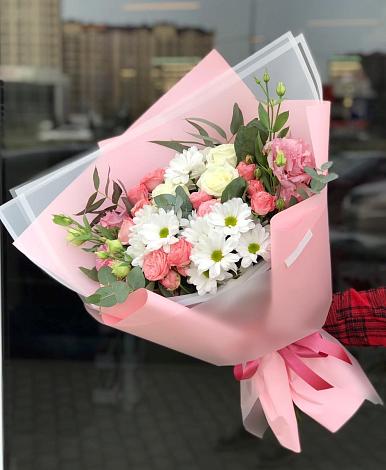 Букет цветов из: Розы, Лизиантусы и Хризантемы в Попово-Лежачах