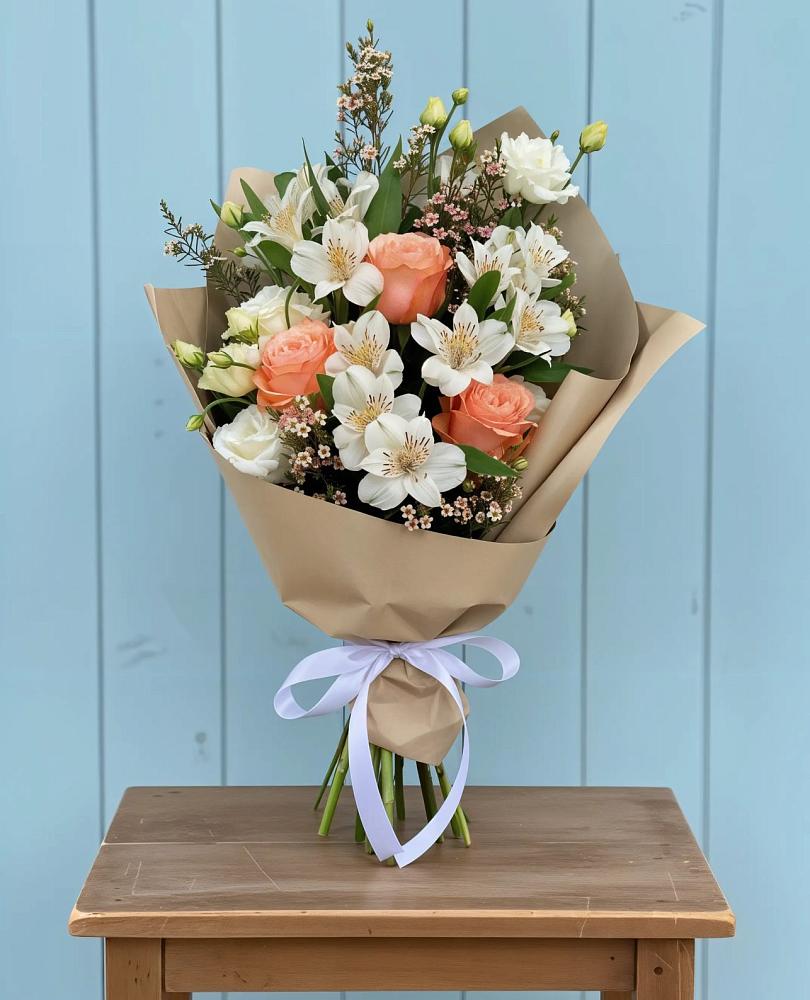 Букет цветов из: Альстромерии, Лизиантусы, Розы и Хризантемы в Попово-Лежачах